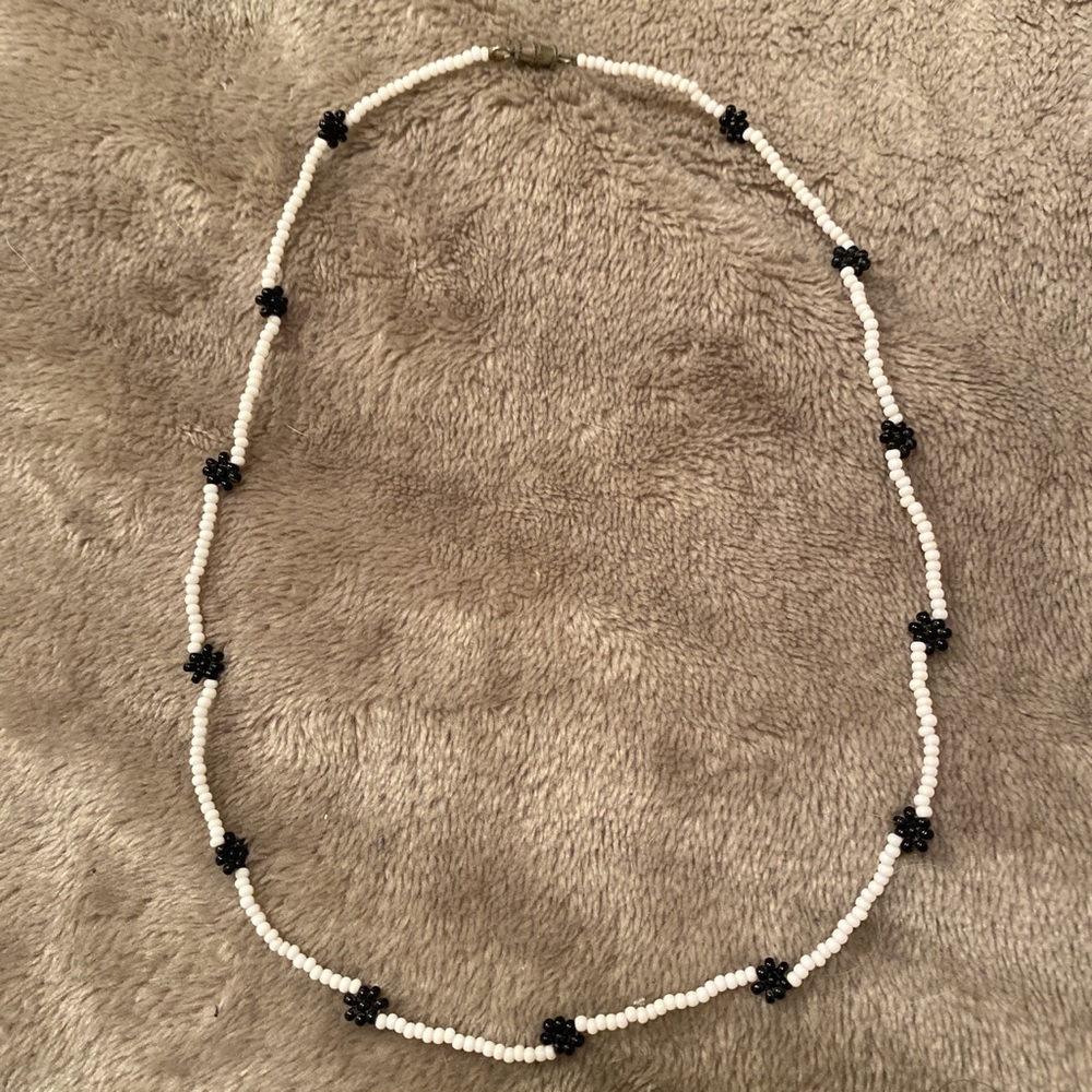 Daisy Beaded Necklace